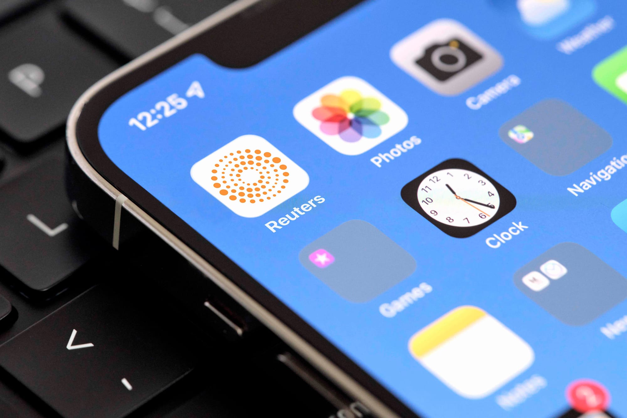Thomson Reuters Introduces New AI Software to Support Lawyers' Legal Research Work