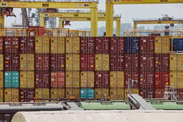 Trump Plans to Impose Tariffs on Foreign Semiconductors but Exempts Companies Committing to US Manufacturing