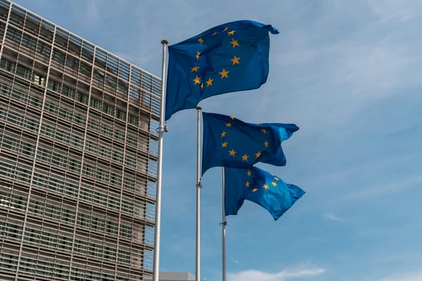 Commission Launches Two Strategies to Accelerate AI Uptake in European Industry and Science