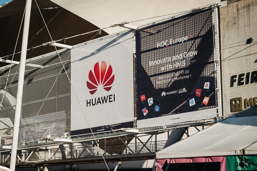 DeepSeek Delays New AI Model Due to Huawei Chip Issues