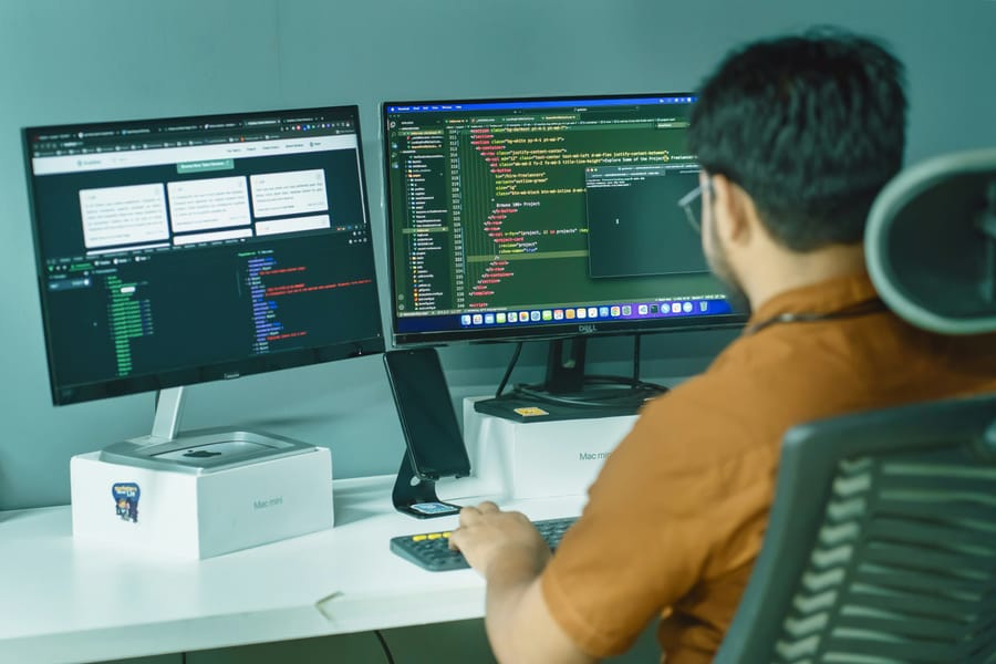 Anthropic has introduced two new learning methods for developers and users.